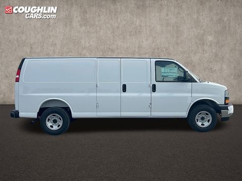 New 2025 Chevrolet Express 3500 Extended w/ Driver Convenience Package image 4