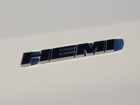 Used 2011 Dodge Challenger R/T image 13