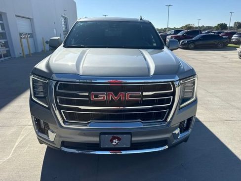 Used 2023 GMC Yukon XL SLT w/ SLT Premium Package AWD/4WD image 8