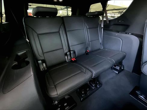 Used 2025 GMC Yukon XL Denali w/ Sun & Power Step Package image 37