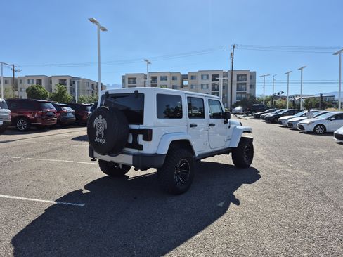 Used 2014 Jeep Wrangler Unlimited Sahara w/ Max Tow Package AWD/4WD image 5