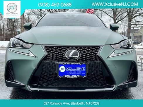 Used 2019 Lexus IS 300 F Sport w/ F Sport Package image 4