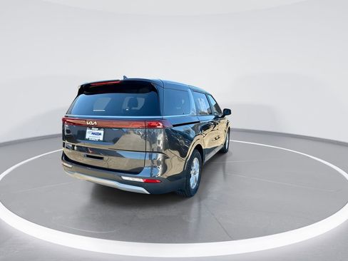 Used 2023 Kia Carnival LX image 8