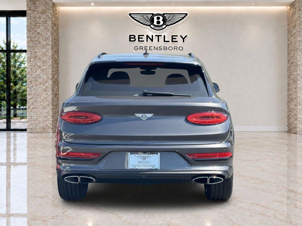 Used 2022 Bentley Bentayga AWD/4WD image 6