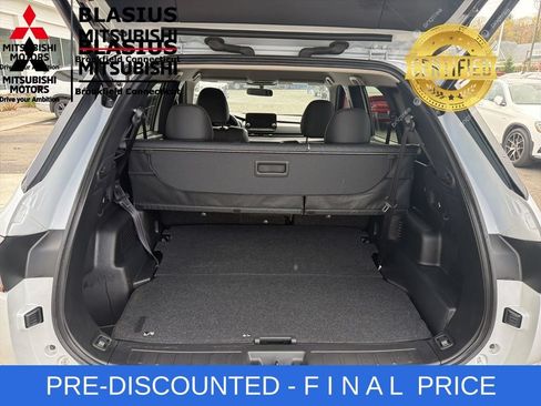 Used 2023 Mitsubishi Outlander 4WD Plug-In Hybrid image 9