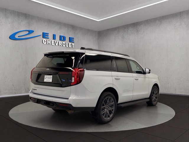 Used 2026 Ford Expedition Platinum w/ Stealth Appearance Package AWD/4WD image 15