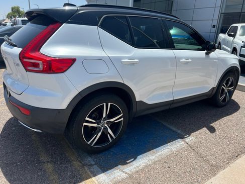 Used 2019 Volvo XC40 T5 R-Design AWD/4WD image 10
