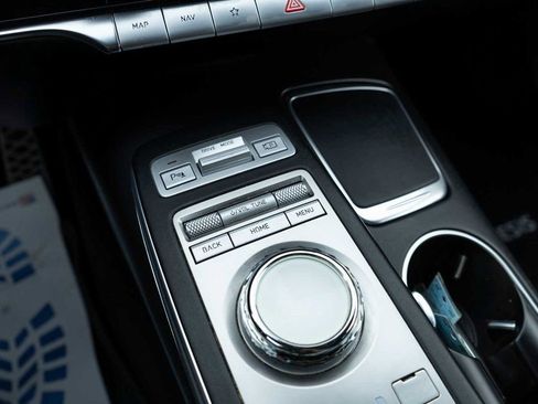 Used 2023 Genesis GV70 2.5T w/ Sport Prestige Package image 21