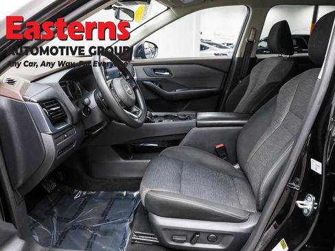 Used 2022 Nissan Rogue SV AWD/4WD image 7