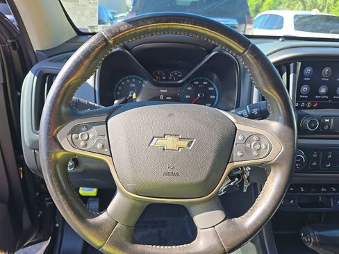 Used 2019 Chevrolet Colorado Z71 w/ Z71 Midnight Edition RWD image 10