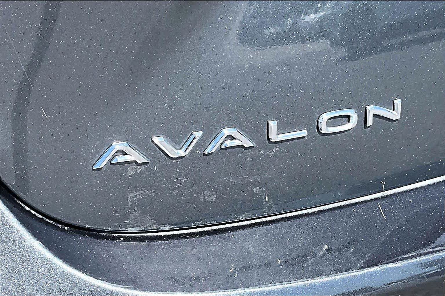Used 2017 Toyota Avalon Limited FWD image 31