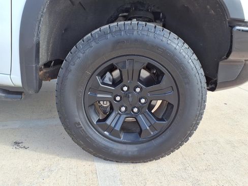 Used 2023 Chevrolet Silverado 1500 ZR2 w/ Technology Package image 9