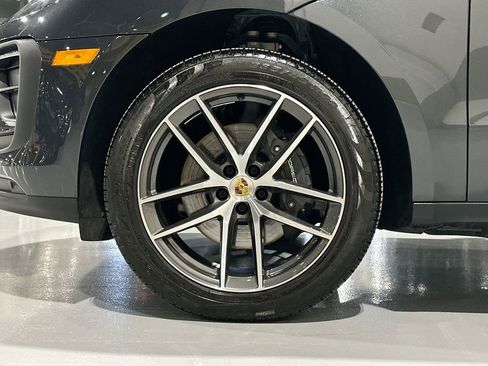 Used 2025 Porsche Macan image 5