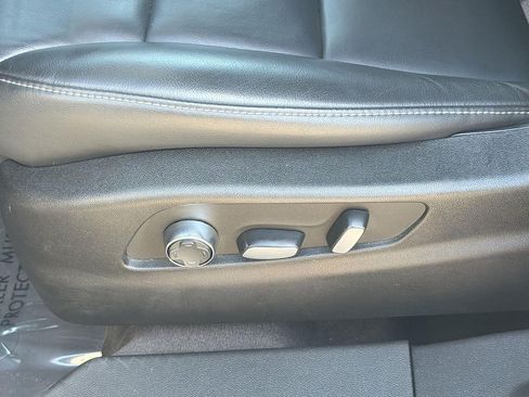 Certified 2024 Cadillac XT4 Premium Luxury FWD image 21