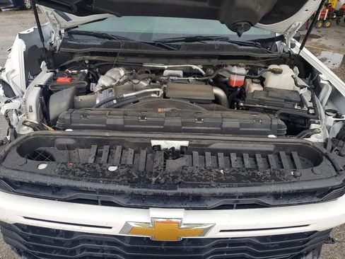 Used 2025 Chevrolet Silverado 2500 Custom w/ Custom Value Package AWD/4WD image 11