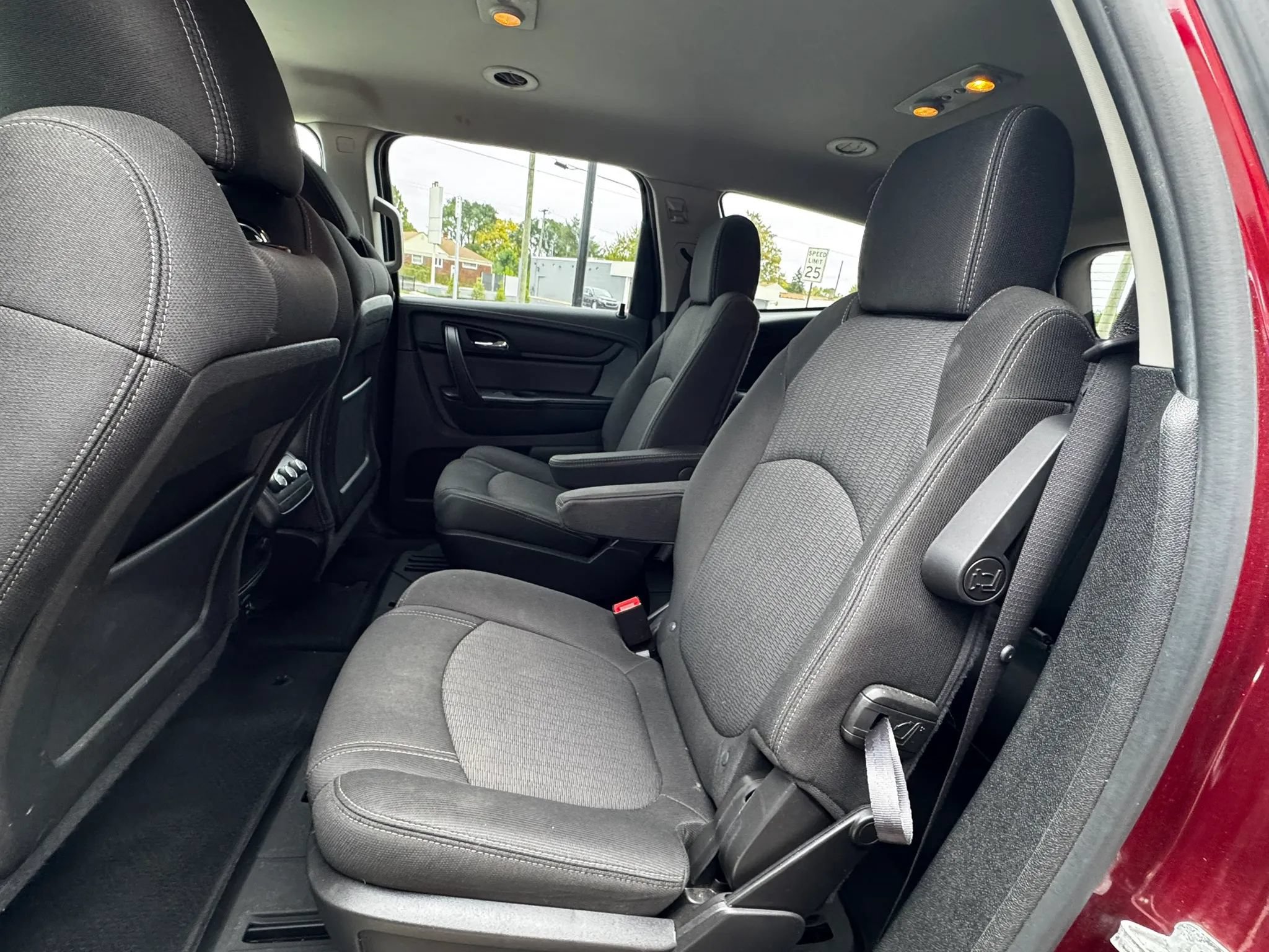 Used 2017 Chevrolet Traverse LT w/ Style and Technology Package FWD image 21