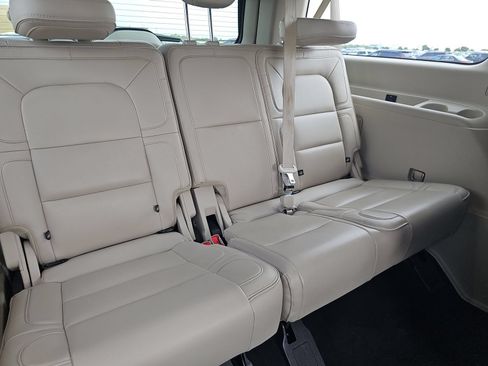 Used 2019 Lincoln Navigator L Reserve AWD/4WD image 11