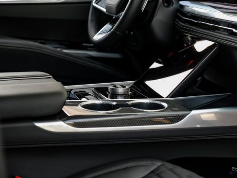 Used 2025 Cadillac Escalade V image 54