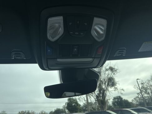 New 2026 RAM 1500 4x4 Crew Cab image 32