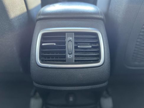 Used 2017 Kia Sorento L image 31