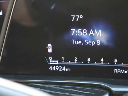 Certified 2022 Cadillac Escalade Sport RWD image 32