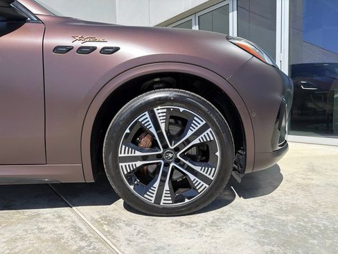 Certified 2025 Maserati Grecale Folgore AWD/4WD image 9