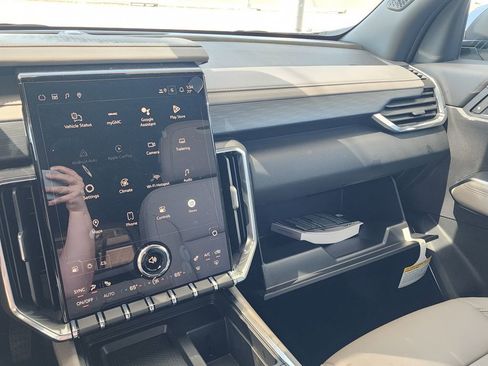 New 2026 GMC Acadia Elevation image 36