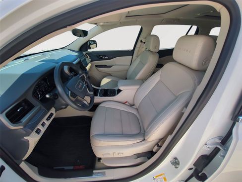 Used 2022 GMC Acadia Denali w/ Denali Ultimate Package FWD image 15