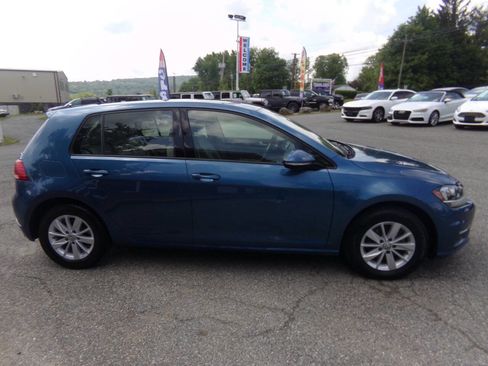 Used 2018 Volkswagen Golf S image 4