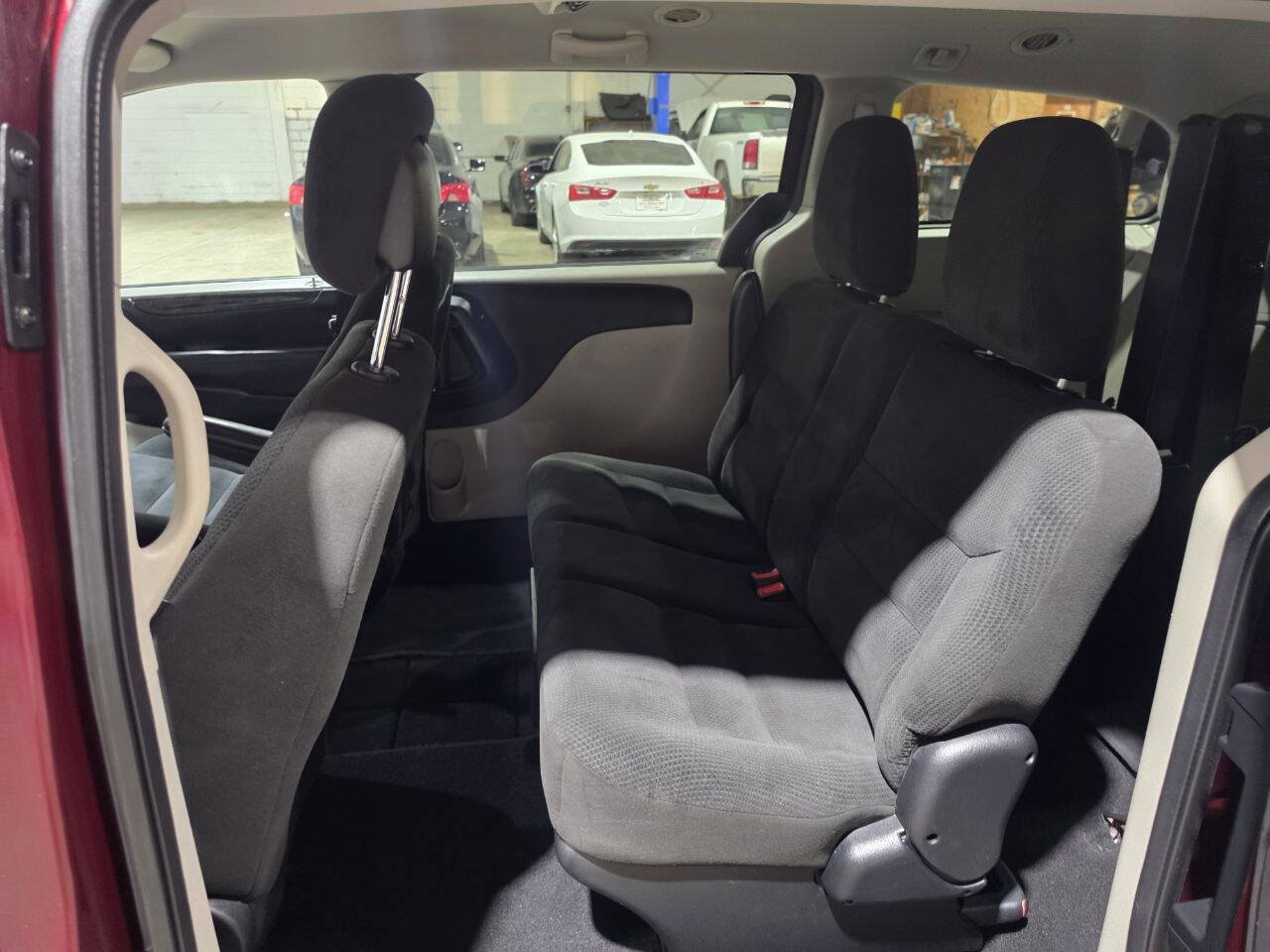Used 2017 Dodge Grand Caravan SE w/ Power Window Group FWD image 25