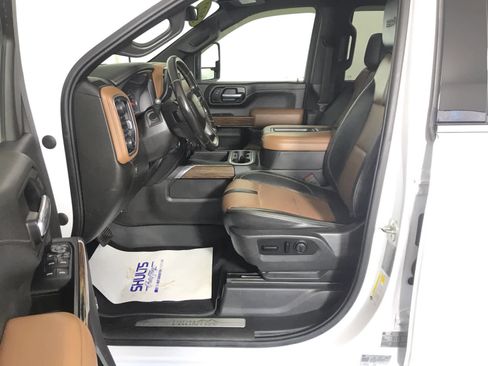Used 2022 Chevrolet Silverado 2500 High Country w/ Safety Package II image 32