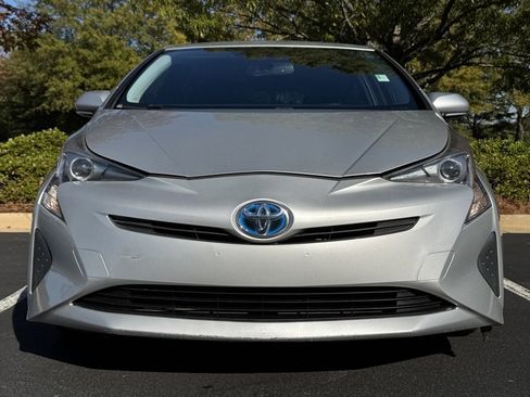 Used 2016 Toyota Prius Four image 7