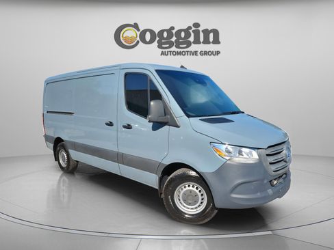 Used 2021 Mercedes-Benz Sprinter 144 Cargo image 4