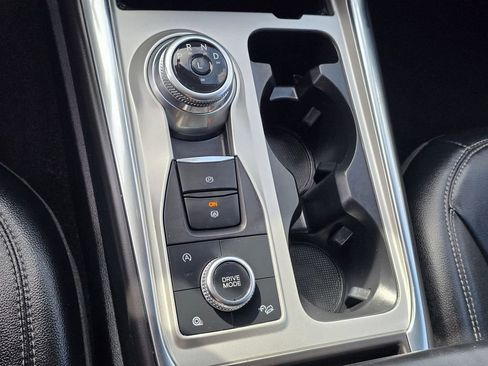 Used 2024 Ford Explorer Limited AWD/4WD image 28