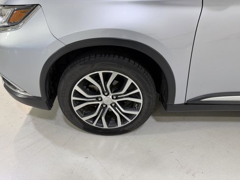 Used 2016 Mitsubishi Outlander SEL image 9
