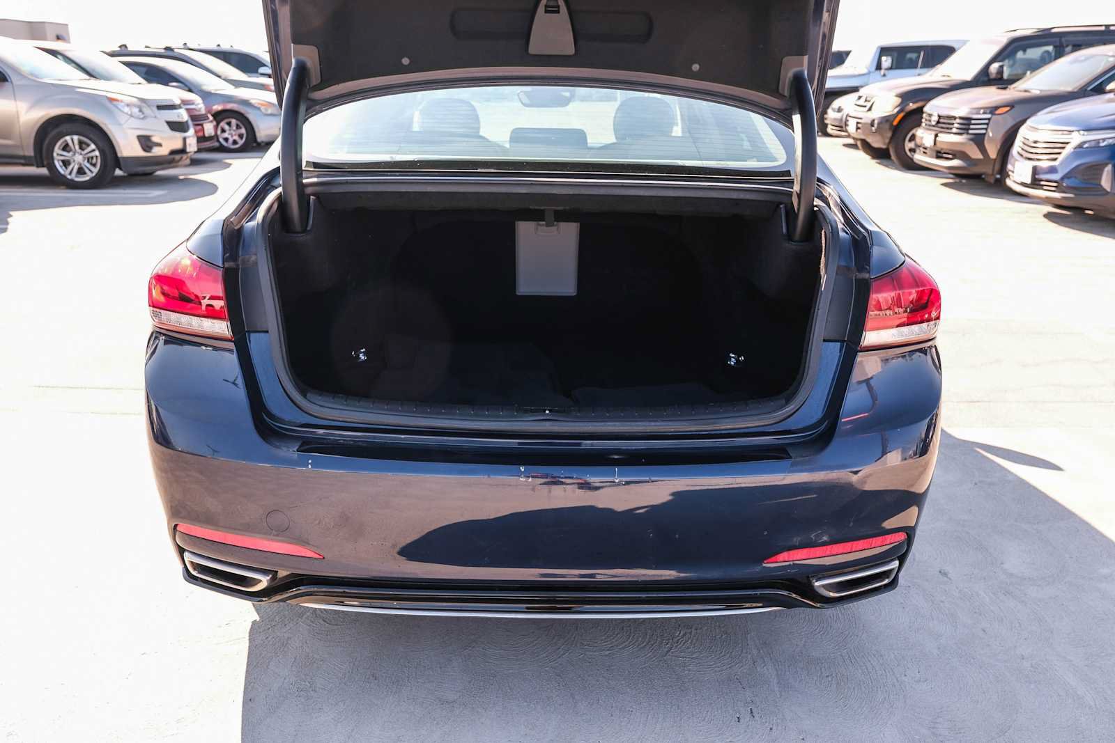 Used 2018 Genesis G80 3.8 RWD image 29