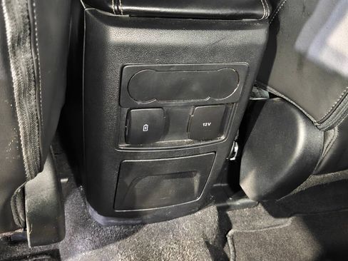 Used 2023 Ford Explorer XLT w/ Equipment Group 202A AWD/4WD image 30