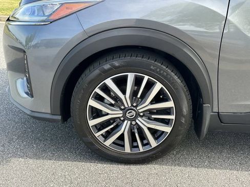 Used 2021 Nissan Kicks SR FWD image 12