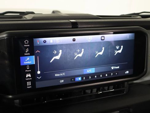 Used 2025 Jeep Wrangler Sport AWD/4WD image 25