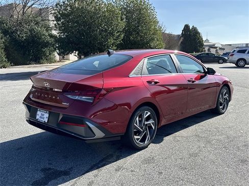 New 2025 Hyundai Elantra Limited image 7