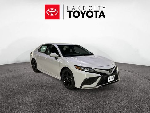 Used 2023 Toyota Camry XSE image 10