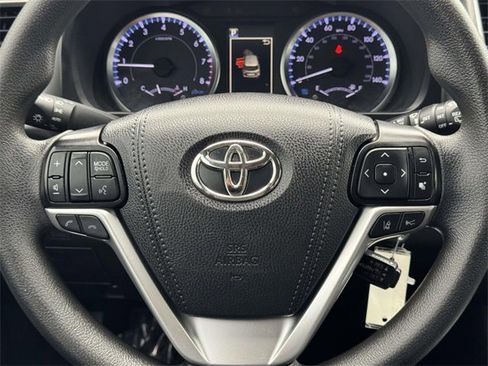 Used 2019 Toyota Highlander LE image 20