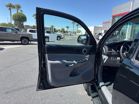 Used 2012 Toyota Tacoma PreRunner w/ TRD Sport Pkg RWD image 13