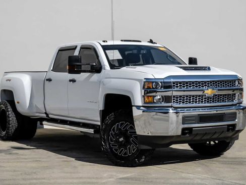 Used 2019 Chevrolet Silverado 3500 W/T w/ WT Convenience Package image 6