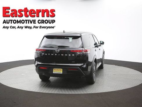 Used 2024 Nissan Pathfinder S AWD/4WD image 39