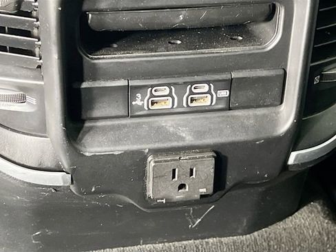 Used 2020 RAM 1500 Big Horn AWD/4WD image 30
