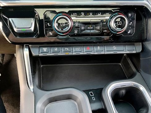 Used 2025 GMC Sierra 2500 Denali w/ Denali Reserve Package image 17