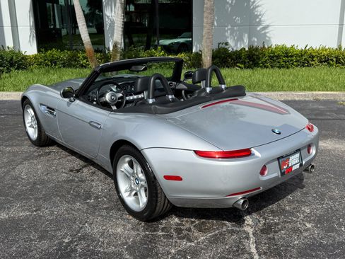 Used 2002 BMW Z8 RWD image 19