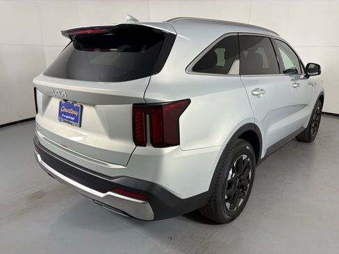 New 2026 Kia Sorento S image 8