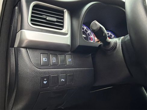 Used 2018 Toyota Highlander Limited image 35